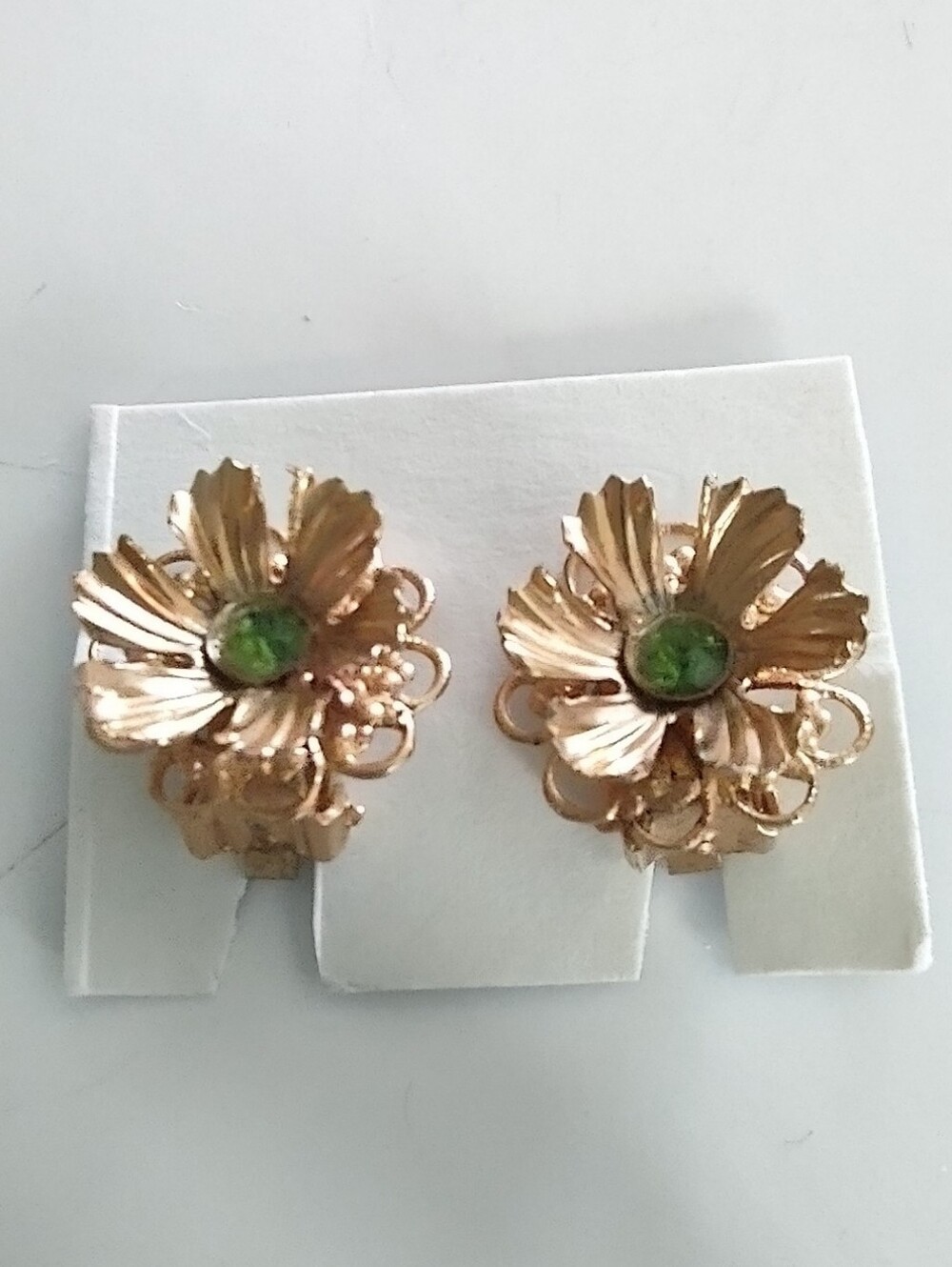 Peridot Green & Gold Small Flower Clip Vintage Earrings